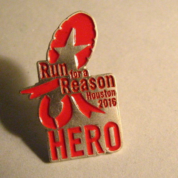 🏃‍♀️🏃‍♂️ Houston TX Run For A Reason Marathon Lapel Pin - Picture 2 of 4